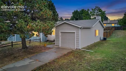 5768 Hermit Pass Dr, Colorado Springs, CO 80917