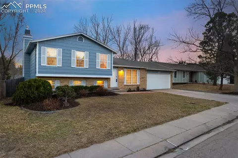 217 Saddlemountain Rd, Colorado Springs, CO 80919