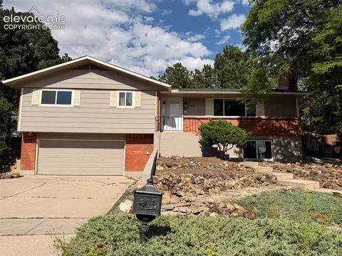 1605 Lehmberg Blvd, Colorado Springs, CO 80915
