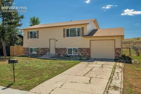 1648 Kensington Dr, Colorado Springs, CO 80906