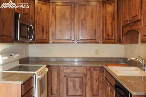 354 Raspberry Ln, Monument, CO 80132 photo 3