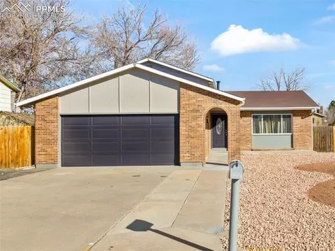 9 Huntington Cir, Pueblo, CO 81005