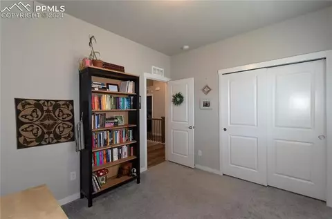 6140 Vickie Ln, Colorado Springs, CO 80923