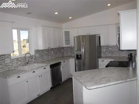 9 N Pikeview Ave, Williamsburg, CO 81226 photo 7