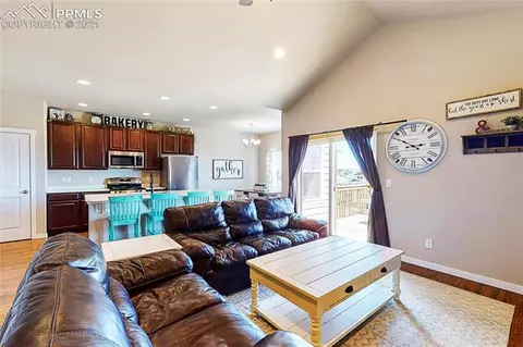 9859 Devoncove Dr, Peyton, CO 80831 photo 3