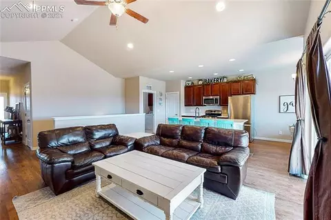 9859 Devoncove Dr, Peyton, CO 80831 photo 2