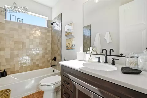 Bath - 5366 Mesa Top Dr, Monument, CO 80132 photo 3 of 4