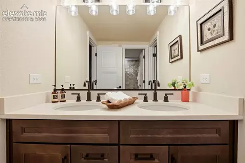 Bath - 5366 Mesa Top Dr, Monument, CO 80132 photo 4 of 4