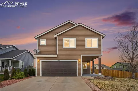 982 Legend Oak Dr, Fountain, CO 80817