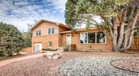 1306 Mount View Ln, Colorado Springs, CO 80907