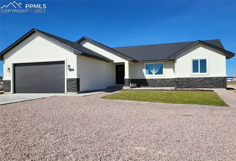 833 E Cholla Dr, Pueblo West, CO 81007