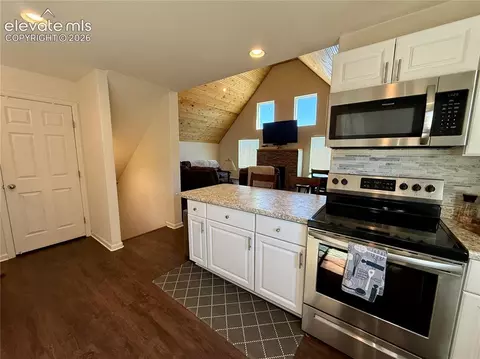 Kitchen - 61 Stripling Ln, Divide, CO 80814 photo 3 of 3