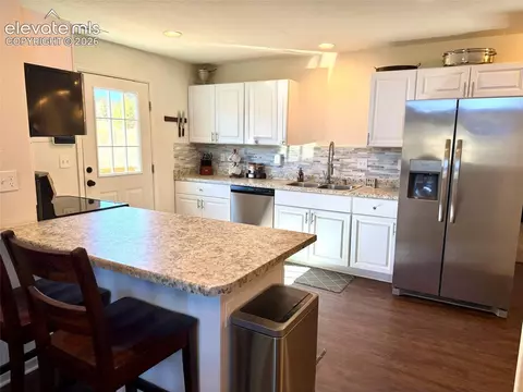 Kitchen - 61 Stripling Ln, Divide, CO 80814 photo 2 of 4