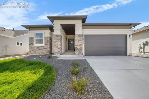 6521 Vistancia Ave, Colorado Springs, CO 80922