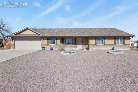 573 W Archer Plz, Pueblo, CO 81007
