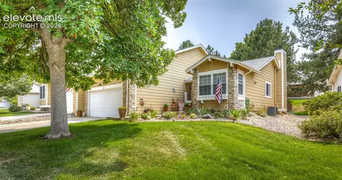 16 Sutherland Ct, Littleton, CO 80130