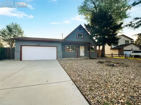 1125 Jet Wing Cir, Colorado Springs, CO 80916