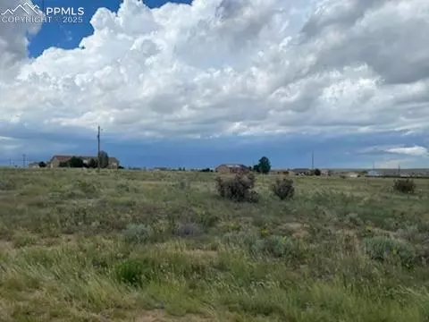 1895 E Frying Pan Dr, Pueblo West, CO 81007