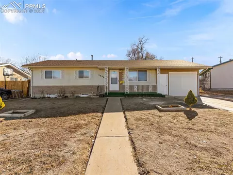 3606 Canterbury Ln, Pueblo, CO 81005