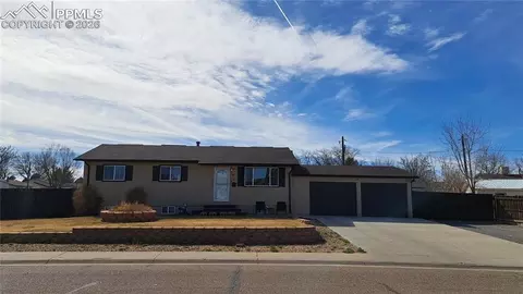 33 Wasatch Dr, Pueblo, CO 81005