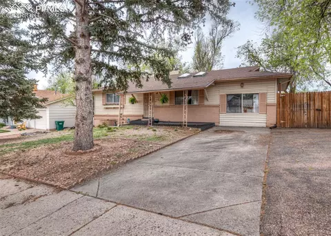 2914 Del Mar Cir, Colorado Springs, CO 80910