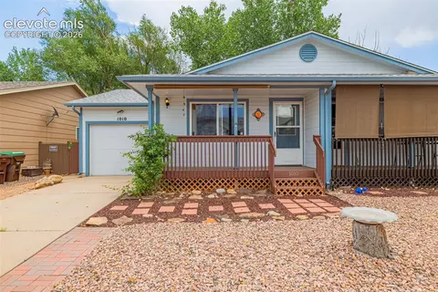 1010 Grinde Dr, Fountain, CO 80817