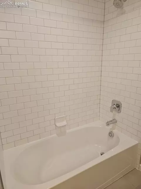 Bath - 17708 Lemon Rye Loop, Monument, CO 80132 photo 3 of 3