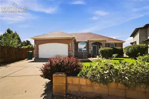 4 Hawks Point Ct, Pueblo, CO 81005