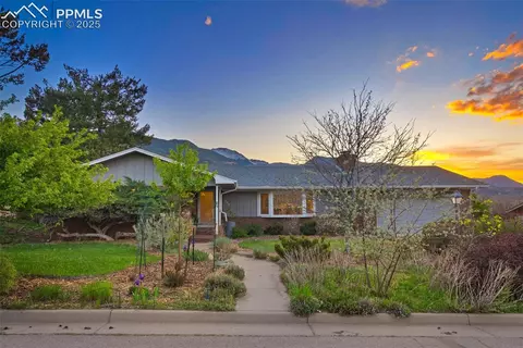 308 Sutherland Pl, Manitou Springs, CO 80829