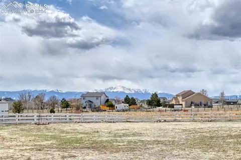8696 Saddleman Rd, Peyton, CO 80831 photo 2