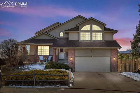 8945 Aragon Dr, Colorado Springs, CO 80920