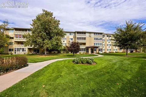 650 S Alton Way #2A, Denver, CO 80247