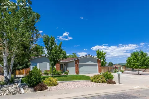 621 Twinflower Dr, Canon City, CO 81212
