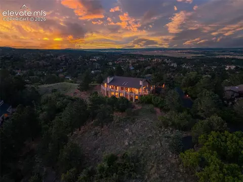 1040 Dark Horse Dr, Colorado Springs, CO 80919