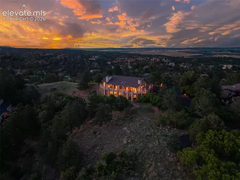1040 Dark Horse Dr, Colorado Springs, CO 80919