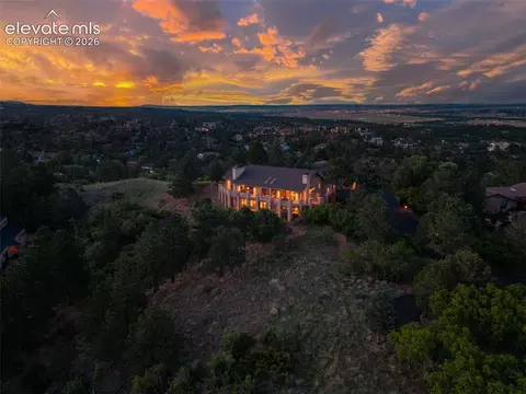 1040 Dark Horse Dr, Colorado Springs, CO 80919