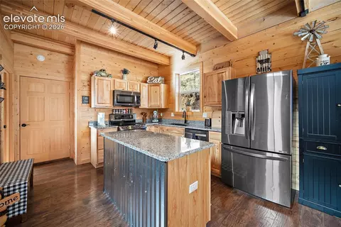 Kitchen - 213 Willow Rd, Divide, CO 80814 photo 4 of 5