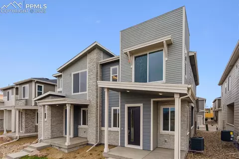 2483 Vanhoutte Vw, Colorado Springs, CO 80915