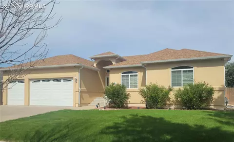 3414 Alturas Dr, Pueblo, CO 81005