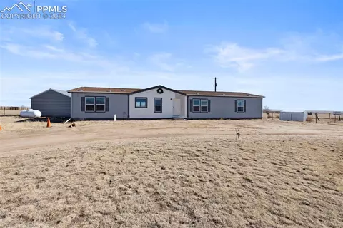 4621 Henderson Ln, Calhan, CO 80808