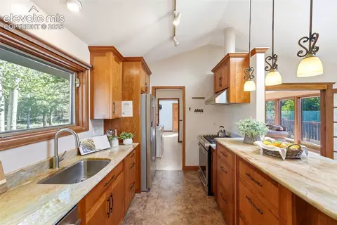 Kitchen - 1509 County Road 25, Divide, CO 80814 photo 2 of 4