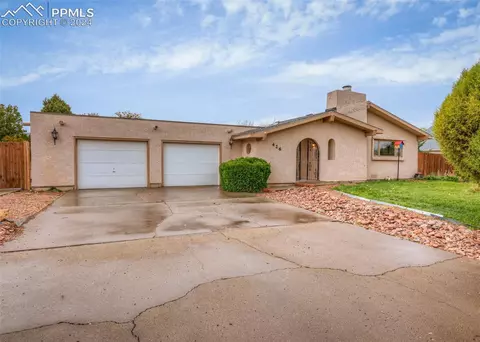 426 W Venturi Dr, Pueblo, CO 81007