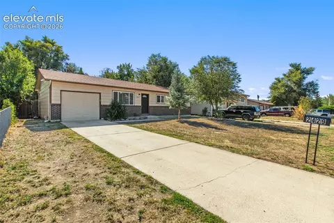2429 W Anjelina Cir, Colorado Springs, CO 80916