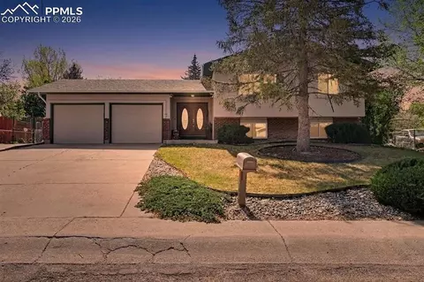6945 Fielding Cir, Colorado Springs, CO 80911