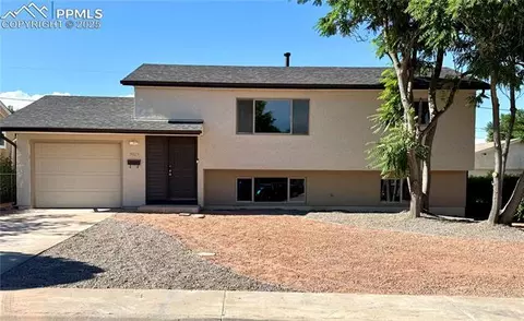 3923 Lancaster Dr, Pueblo, CO 81005