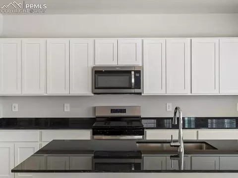 10208 Hartwood Dr, Peyton, CO 80831 photo 6