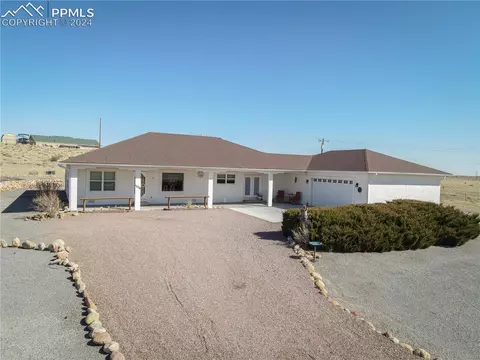 1034 N Tenderfoot Ln, Pueblo West, CO 81007