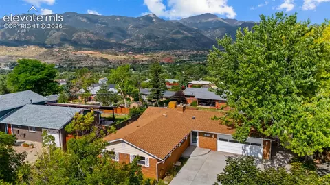 626 Pioneer Ln, Colorado Springs, CO 80904