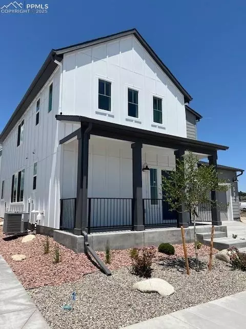 7010 Knapp Dr, Colorado Springs, CO 80924