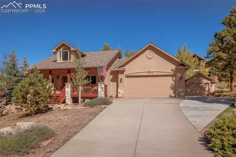 1035 Parkway Ln, Woodland Park, CO 80863
